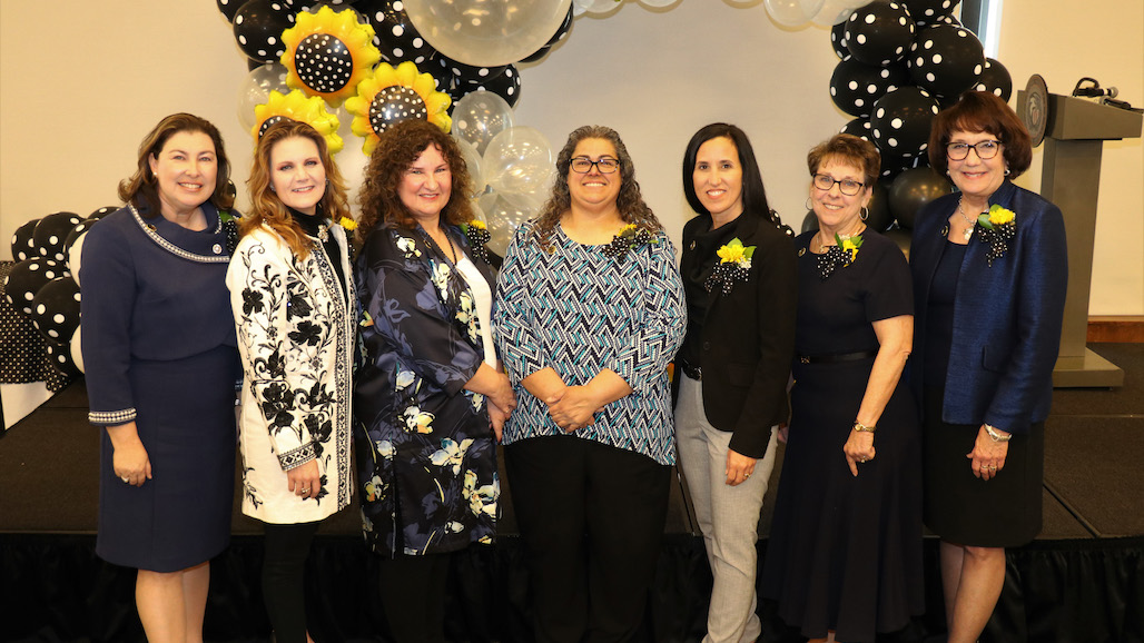 Common Threads Honors 13 Women in Ag for their Service