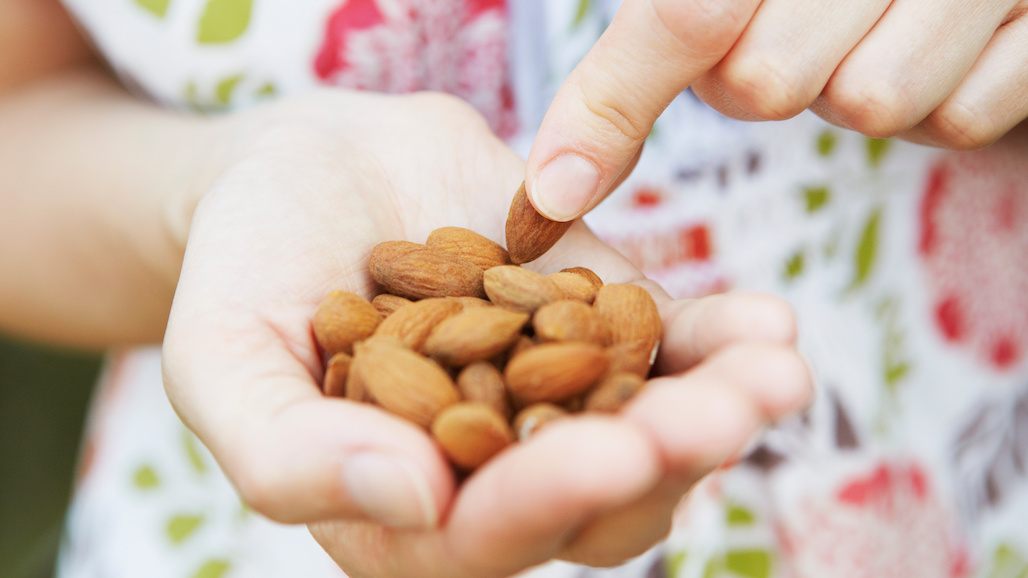 Snacking on Almonds can Support Weight Management